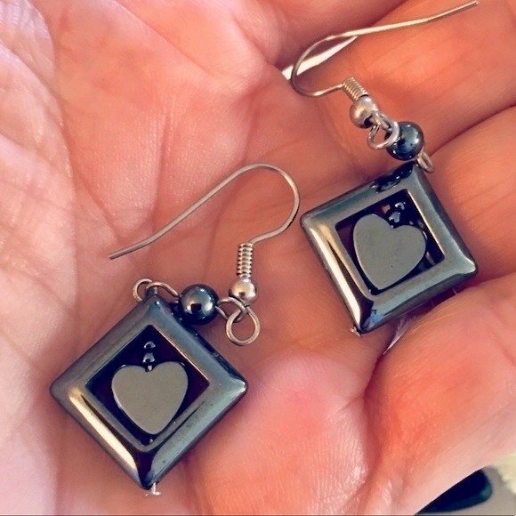 Hematite Heart Earrings NWT Handmade - Picture 3 of 5
